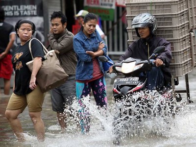 Jalan Bendungan Hilir Terendam
