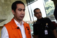 Wawan meninggalkan gedung KPK setelah menandatangani berkas perkaranya. Lamhot Aritonang/detikFoto.