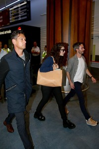 Lorde tiba di Bandara International Auckland, Selandia Baru pada Rabu (29/1/2014). Phil Walter/Getty Images.