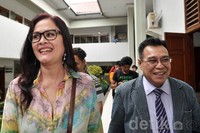 Sebagai langkah awal, Sandy mengaku menyetor uang senilai Rp 100 juta. Di bulan berikutnya, ia pun mendapat keuntungan sebesar Rp 300 juta. Noel/detikHOT.