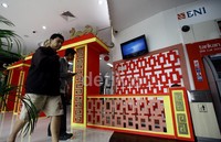 PT Bank Negara Indonesia, Tbk (BNI) ikut serta menyemarakan Tahun Baru Imlek 2565 dengan menyuguhkan suasana serba merah di salah satu kantor cabangnya di Jakarta, Rabu (29/1/2014).