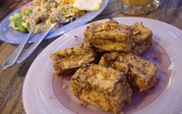 Bedil Sundut, tahu Sumedang yang digoreng dengan bumbu