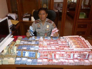 Polres Bandung Ungkap Sindikat Pembuat Uang Palsu Senilai Rp 3,5 M