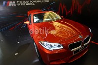 Mobil in dijual seharga Rp 2,128 miliar sebelum pajak.