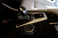 Transmisi pintar BMW ini mengajak M5 melesat dalam waktu 4,4 detik dari posisi diam hingga mencapai kecepatan 100 km/jam, dengan kecepatan maksimumnya dibatasi secara elektronik pada 250 km/jam.