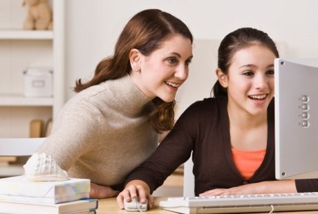 Waspada Cyberbullying, Orang Tua Harus Pantau Aktivitas Online Anak