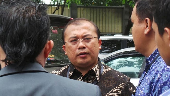 Dituding Bantu Simpan Uang Anas Rp 2 T, M Rahmat Ajak Elza ke Singapura