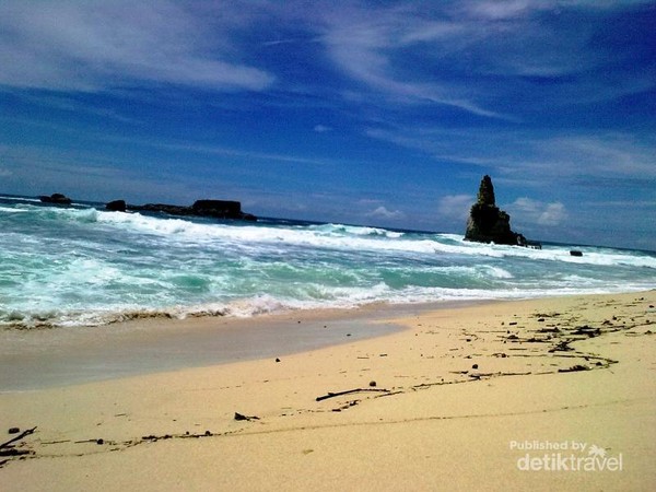 5 Pantai Ajaib Dari Kampung Halaman Sby