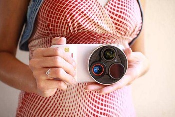 Jepretan kamera Galaxy S4 pun diklaim jadi lebih keren dengan aksesoris bernama ZGS-4 ini. (Kredit foto: Ztylus)
