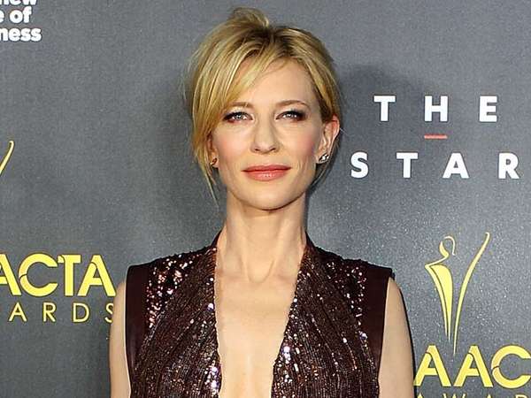 Pesona Cate Blanchett di Red Carpet AACTA Pesona Cate Blanchett di Red Carpet AACTA