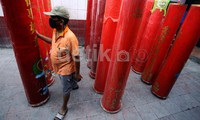 Lilin-lilin raksasa sudah dipersiapkan Vihara dalam menyambut perayaan tahun baru Imlek 2565.