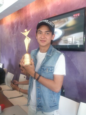 Adipati Dolken Raih Penghargaan di Asia Model Festival 2014