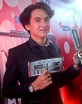 Adipati Dolken: Belum Ada yang Bisa Ngalahin Karisma Ariel NOAH