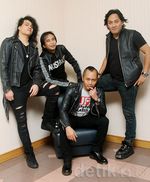 Ingin Terus Berkarya, Piyu Bentuk The Frontman