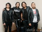 Ingin Terus Berkarya, Piyu Bentuk The Frontman