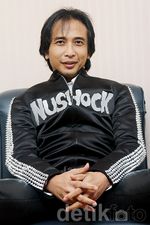 Ingin Terus Berkarya, Piyu Bentuk The Frontman