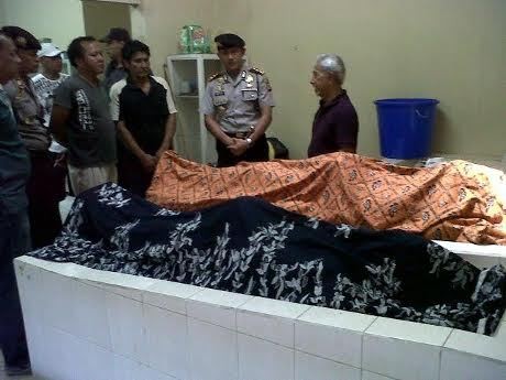 2 Orang Tewas Dalam Mobil Diduga Keracunan