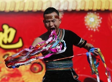 Pesta Kembang Api dan Festival Warnai Perayaan Tahun Baru Imlek di Asia