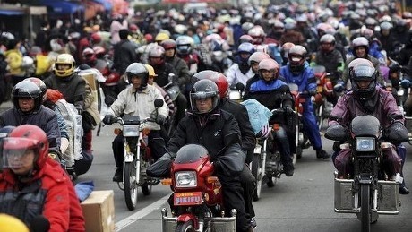 Tradisi Mudik Massal dengan Motor Warnai Tahun Baru Imlek di China