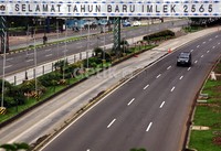 Arus lalu lintas di Jalan Jenderal Sudirman sepi. Lamhot Aritonang/detikFoto.