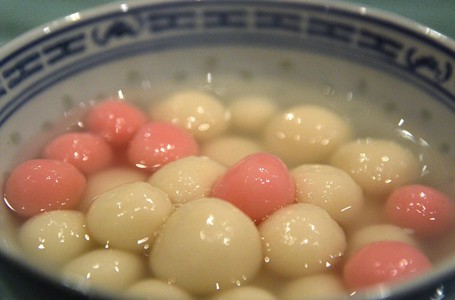 Tang Yuan dan Manisan Biji Teratai, Dessert Wajib Saat Imlek