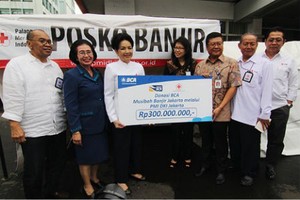Peduli Korban Banjir, Bakti BCA Donasikan Rp 300 Juta Lewat PMI