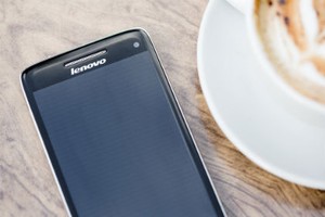 Selfie semakin fenomenal dengan kecerdasan Lenovo Vibe X