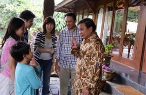 Ahok dan Keluarga Makan Siang dengan Prabowo di Bogor