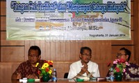 Saat launching dihadiri pula Rektor Universitas Gadjah Mada (UGM) Prof Dr Pratikno dan Rektor Universitas Islam Indonesia (UII) Prof Dr Edy Suandi Hamid yang memberikan testimoni.