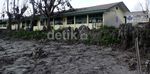 Letusan Sinabung Rusak Bangunan Sekolah