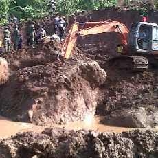 Dua Korban Longsor Belum Ditemukan, Keluarga Minta Bantuan Paranormal