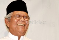     Ketua Majelis Syuro PKS Hilmi Aminuddin mengatakan ada tiga keputusan setelah Rapat majelis syuro PKS ke-11.