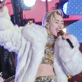 Justin Bieber Sering Terkena Masalah, Ini Nasihat Miley Cyrus