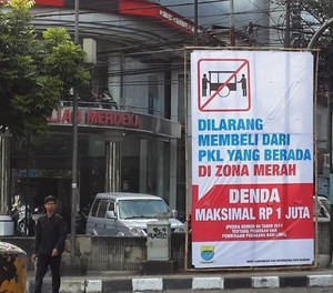 Ingat! Denda Rp 1 Juta bagi Pembeli di PKL Terlarang Berlaku Hari Ini