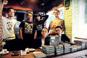 Band Eksperimental Yogyakarta, Zoo, Merilis Film Dokumenter