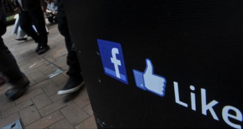 Kini di ulang tahunnya yang kesepuluh, jumlah pengguna Facebook telah mencapai 1,2 miliar. (kredit foto: getty images)
