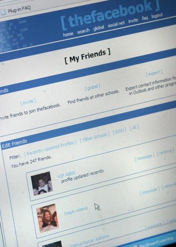 Begini penampilan Facebook di masa masa awal kelahirannya. (kredit foto: getty images)