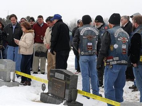Cinta Harley, Pria Ini Rela Dikubur Bersama Motornya