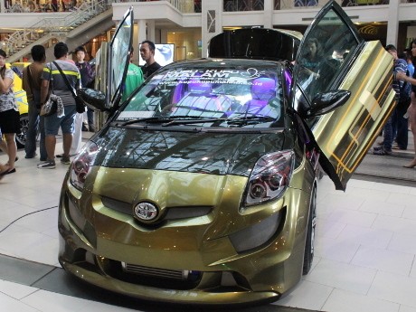 Wah, Toyota Yaris Ini Bisa Jalan Sendiri Pakai Remote!