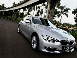 Sensasi Mengendarai BMW Seri 3