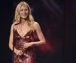 Gwyneth Paltrow Anggun Bergaun Merah