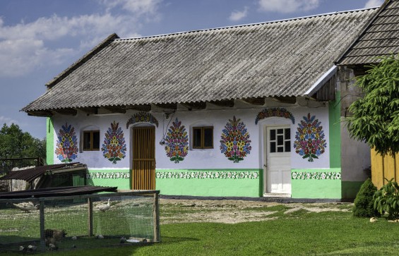 Desa Cantik di Polandia, Semua Rumah Dilukis Motif Bunga!