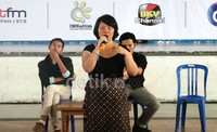 Fiona Ekaristi Putri dan Ariel Pradipta pencetus Wayang Village (desa wayang) di desa Kepuhsari Wonogiri Jawa Timur.     