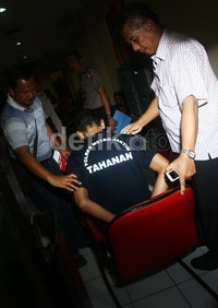     Ido diamankan di Mapolres Jakarta Timur. Seperti diketahui, Feby dihabisi dan jasadnya disimpan dalam bagasi mobil Nissan March bernopol F 1356 KA. Mobil itu lalu dibuang di Pondok Kopi, Duren Sawit, Jakarta Timur, pada Selasa 28 Januari 2014.
