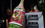 Warga Tangsel Demo Airin di KPK