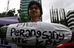 Warga Tangsel Demo Airin di KPK