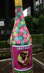 Warga Tangsel Demo Airin di KPK