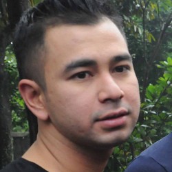 Raffi Ahmad Gaet Model Cantik dari Hawaii di Video Klip Terbaru