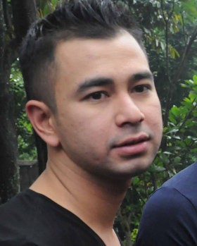 Raffi Ahmad Gaet Model Cantik dari Hawaii di Video Klip Terbaru