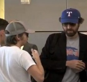 Daft Punk Tertangkap Kamera Tanpa Helm di Bandara Los Angeles